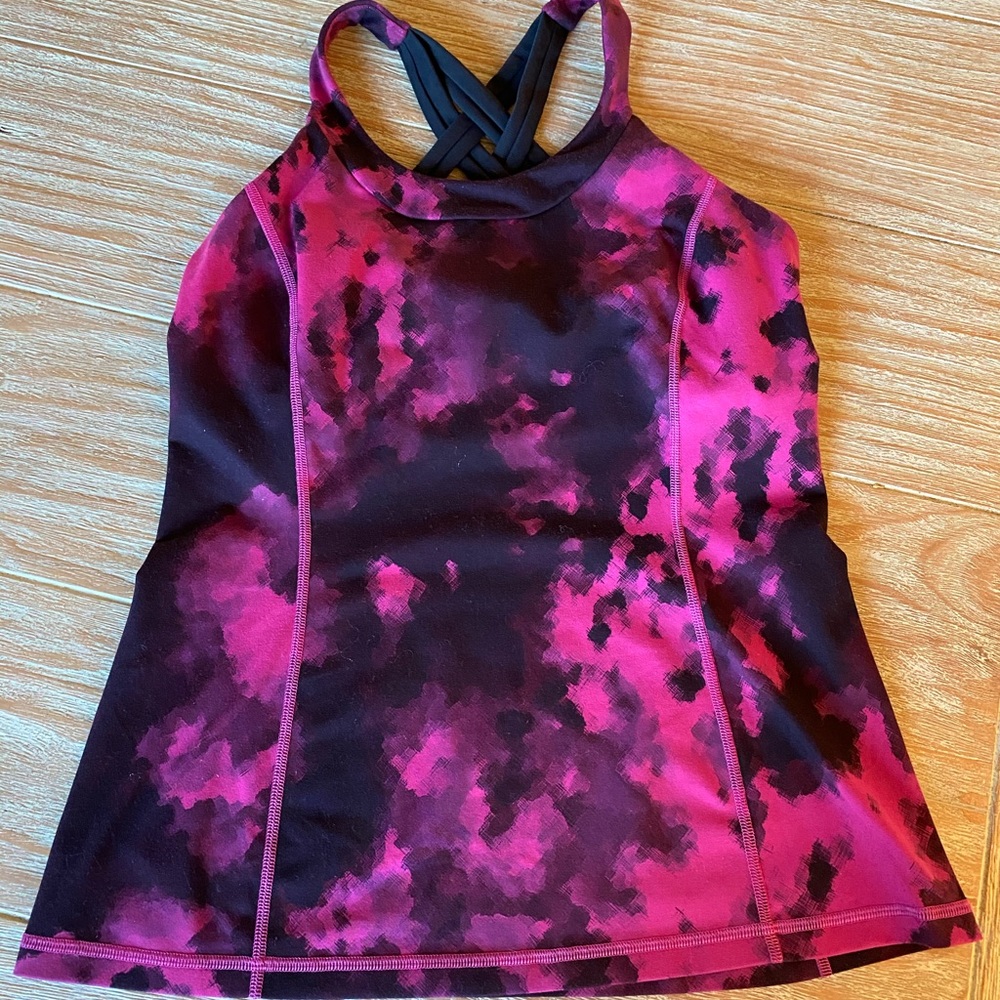 Lululemon top